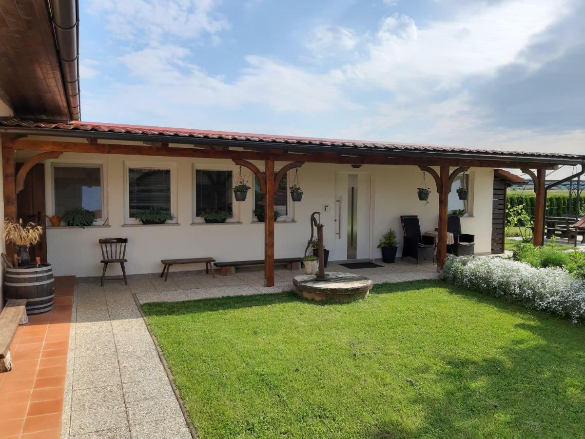Apartments Isabella Ptuj Luaran gambar
